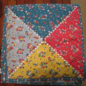 4 Pioneer Woman Rosy Ditsy quilted floral 15" placemats